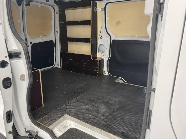 Vente en ligne Renault Trafic 3 Fourgon TRAFIC FGN L1H1 1000 KG DCI 120 au prix de 20 900 €