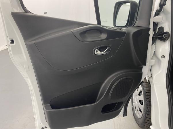 Vente en ligne Renault Trafic 3 Fourgon TRAFIC FGN L1H1 1000 KG DCI 120 au prix de 20 900 €