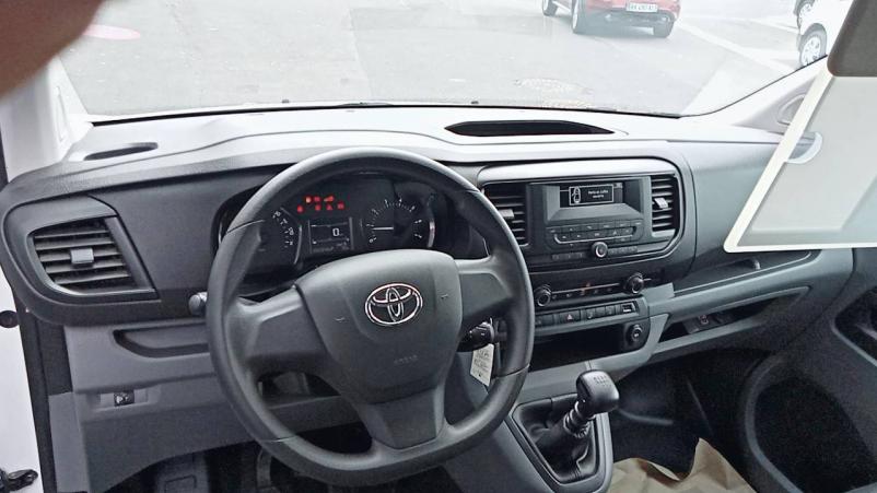 Vente en ligne Toyota Proace PROACE MEDIUM 1.5L 100 D-4D BVM6 au prix de 23 490 €