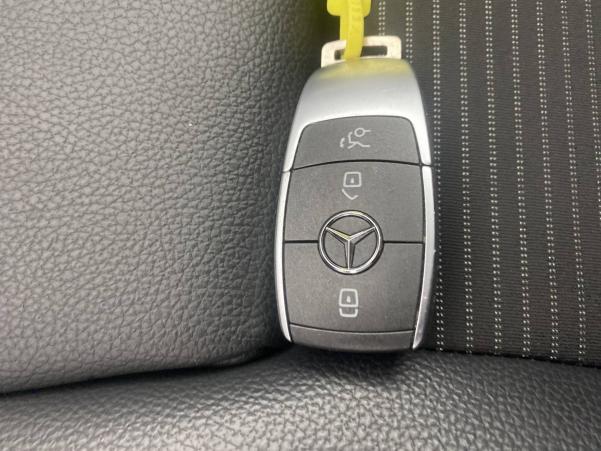 Vente en ligne Mercedes Classe B  180 d 7G-DCT au prix de 27 490 €