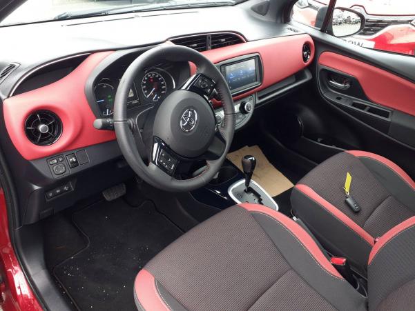 Vente en ligne Toyota Yaris Yaris Hybride 100h au prix de 18 490 €