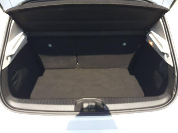 Vente en ligne Renault Clio 5 Clio E-Tech 140 - 21N au prix de 18 990 €
