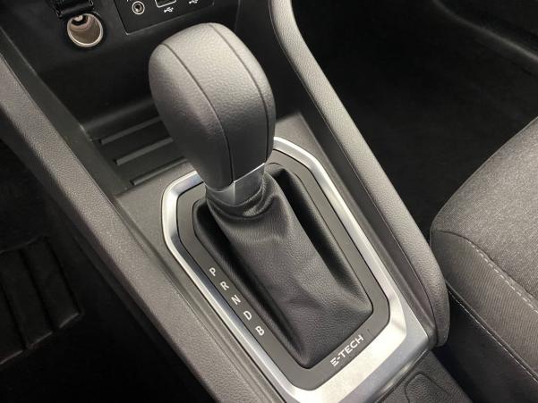 Vente en ligne Renault Clio 5 Clio E-Tech 140 - 21N au prix de 19 990 €