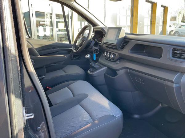 Vente en ligne Renault Trafic Cabine Approfondie TRAFIC CA L1H1 3000 KG BLUE DCI 150 au prix de 39 990 €