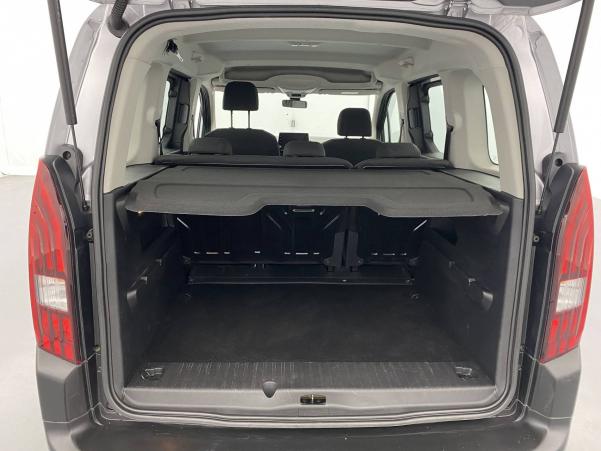 Vente en ligne Peugeot Rifter  Standard PureTech 110 S&S BVM6 au prix de 22 490 €