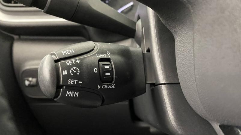 Vente en ligne Citroën C3  PureTech 110 S&S EAT6 au prix de 16 490 €