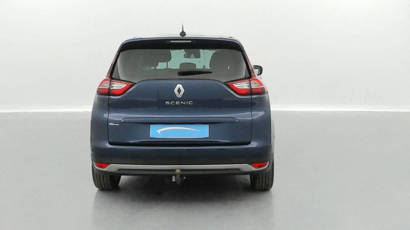 Vente en ligne Renault Grand Scenic 4 Grand Scenic Blue dCi 120 au prix de 17 990 €