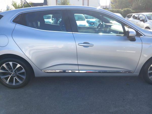 Vente en ligne Renault Clio 5 Clio E-Tech 140 au prix de 20 490 €