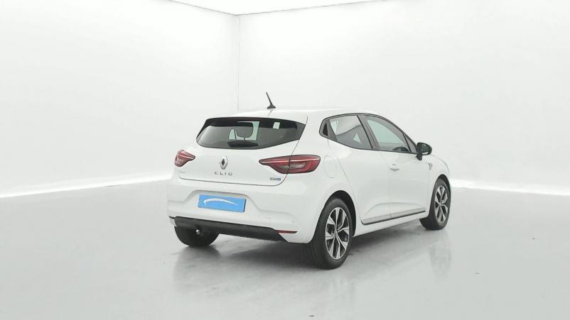 Vente en ligne Renault Clio 5 Clio E-Tech 140 - 21N au prix de 18 490 €