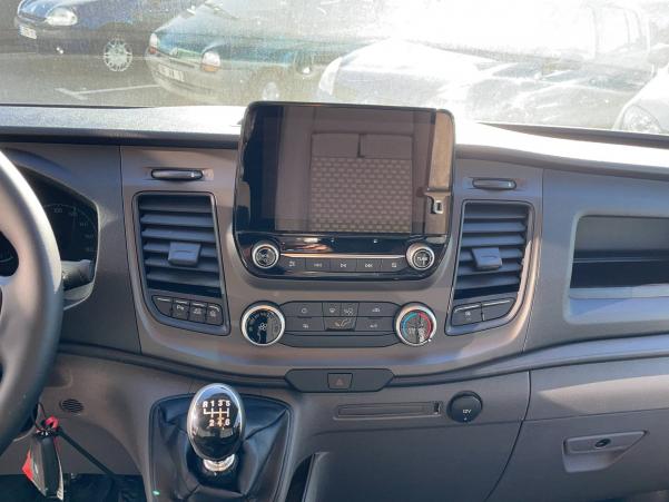 Vente en ligne Ford Transit Custom  300 L2H1 2.0 ECOBLUE 130 au prix de 40 990 €