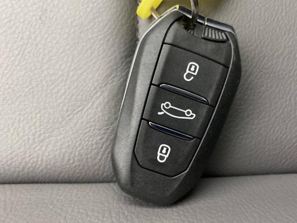 Vente en ligne Citroën C5 Aircross  BlueHDi 130 S&S EAT8 au prix de 28 990 €