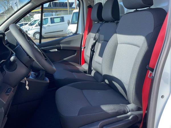 Vente en ligne Renault Trafic 3 Fourgon TRAFIC FGN L2H1 3000 KG BLUE DCI 130 au prix de 31 990 €