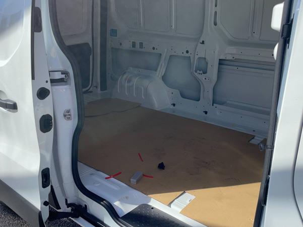 Vente en ligne Renault Trafic 3 Fourgon TRAFIC FGN L2H1 3000 KG BLUE DCI 130 au prix de 31 990 €