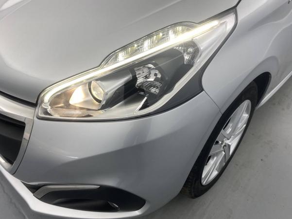 Vente en ligne Peugeot 208  1.2 PureTech 82ch BVM5 au prix de 9 990 €