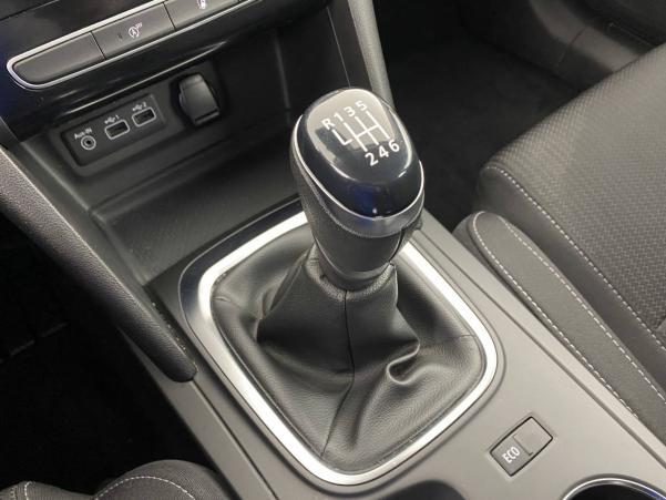 Vente en ligne Renault Megane 4 Mégane IV Berline Blue dCi 115 au prix de 18 890 €