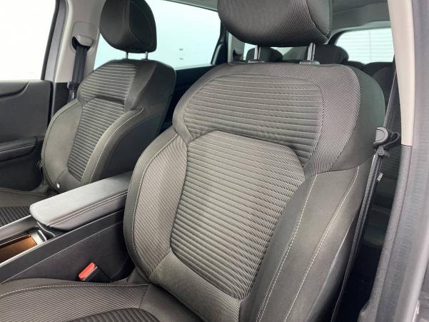 Vente en ligne Renault Grand Scenic 4 Grand Scenic Blue dCi 120 au prix de 21 280 €
