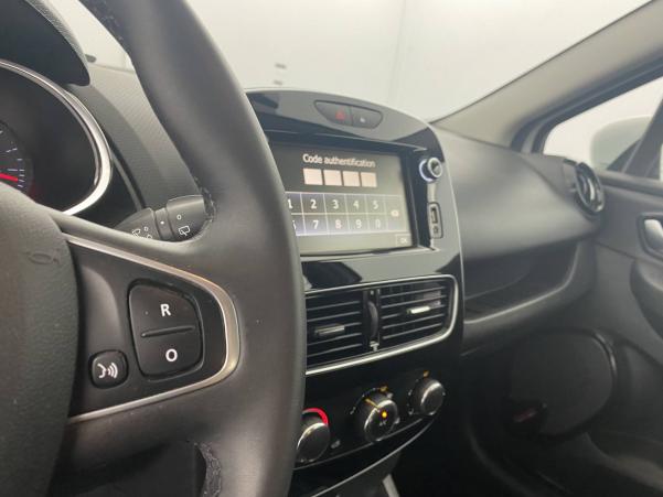 Vente en ligne Renault Clio 4 Clio dCi 75 E6C au prix de 11 990 €