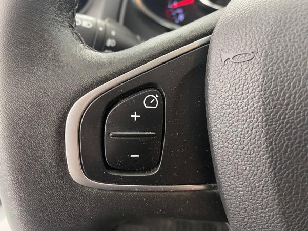 Vente en ligne Renault Clio 4 Clio dCi 75 E6C au prix de 11 990 €