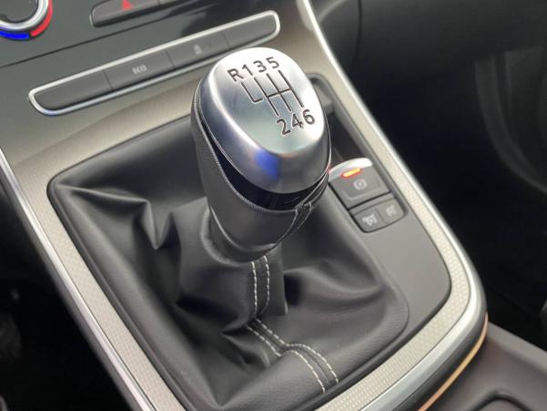 Vente en ligne Renault Grand Scenic 4 Grand Scenic TCe 140 FAP - 21 au prix de 27 890 €
