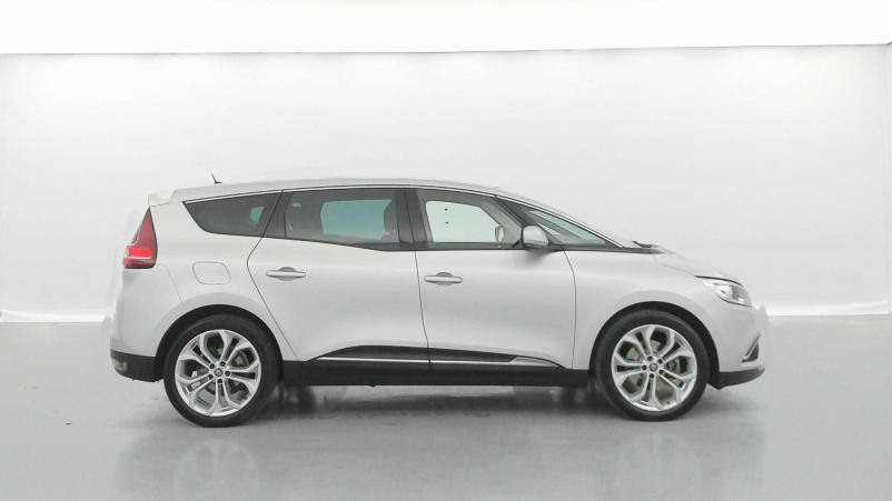 Vente en ligne Renault Grand Scenic 4 Grand Scenic Blue dCi 120 au prix de 21 240 €