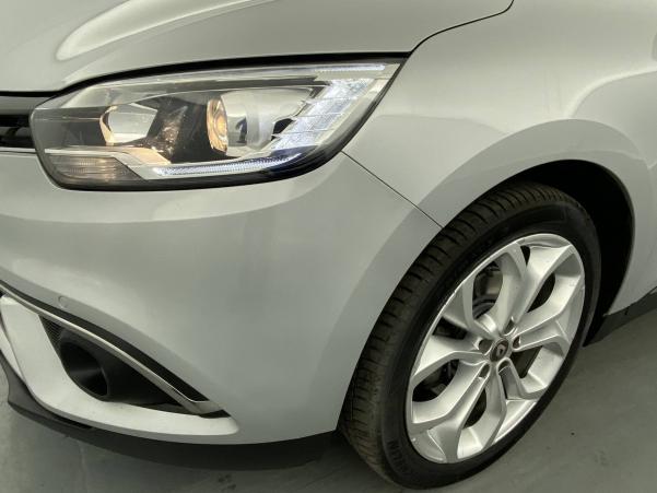 Vente en ligne Renault Grand Scenic 4 Grand Scenic Blue dCi 120 au prix de 21 240 €