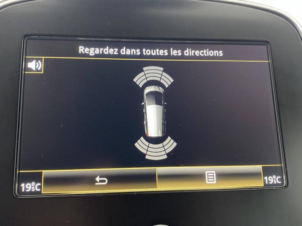 Vente en ligne Renault Grand Scenic 4 Grand Scenic Blue dCi 120 au prix de 21 240 €