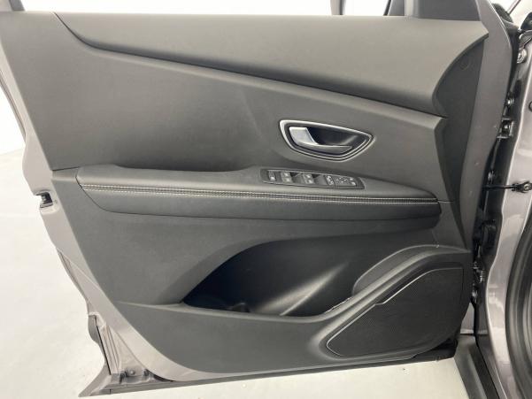 Vente en ligne Renault Grand Scenic 4 Grand Scenic Blue dCi 120 au prix de 20 990 €