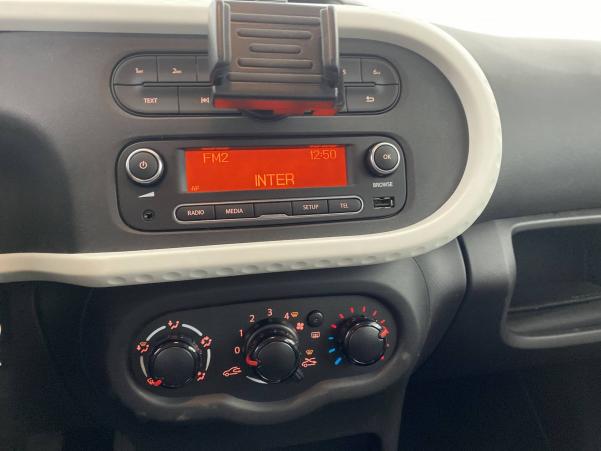 Vente en ligne Renault Twingo 3  1.0 SCe 70 E6C au prix de 9 790 €