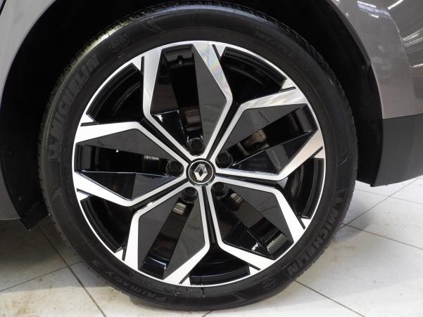 Vente en ligne Renault Grand Scenic 4 Grand Scenic TCe 140 au prix de 29 790 €