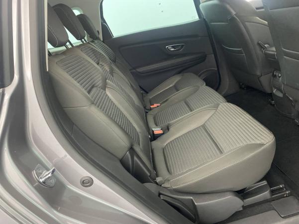 Vente en ligne Renault Grand Scenic 4 Grand Scenic Blue dCi 120 au prix de 21 240 €