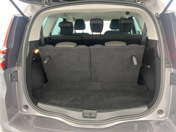 Vente en ligne Renault Grand Scenic 4 Grand Scenic Blue dCi 120 au prix de 21 240 €