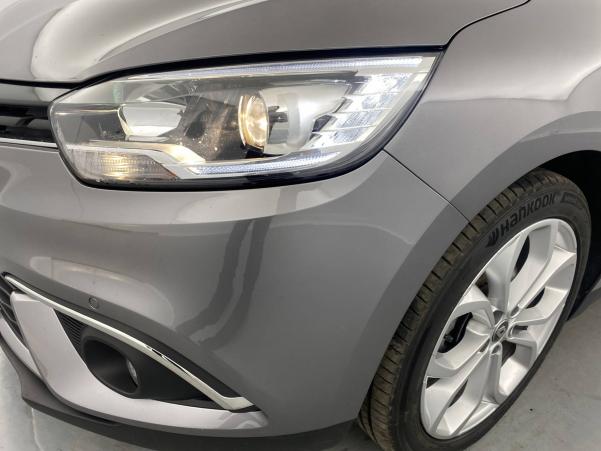 Vente en ligne Renault Grand Scenic 4 Grand Scenic Blue dCi 120 au prix de 21 240 €