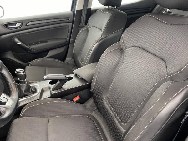 Vente en ligne Renault Megane 4 Mégane IV Berline Blue dCi 115 au prix de 17 790 €