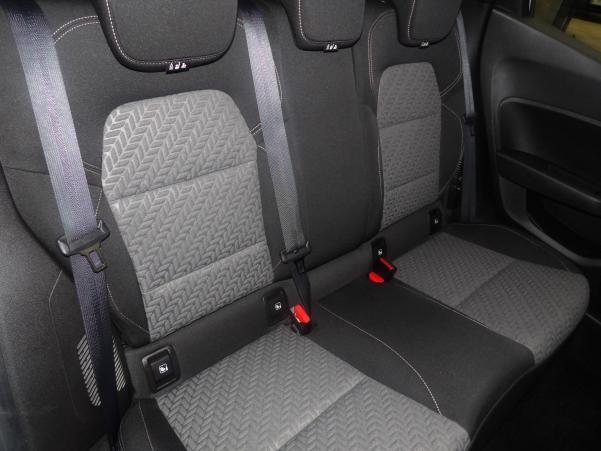 Vente en ligne Renault Clio 5 Clio E-Tech 140 au prix de 19 840 €