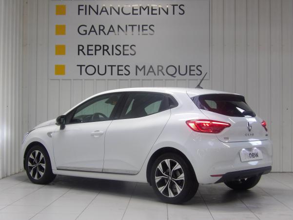 Vente en ligne Renault Clio 5 Clio E-Tech 140 au prix de 19 840 €