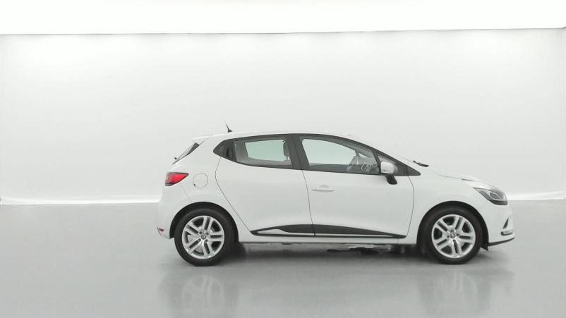 Vente en ligne Renault Clio 4 Clio dCi 75 E6C au prix de 12 390 €