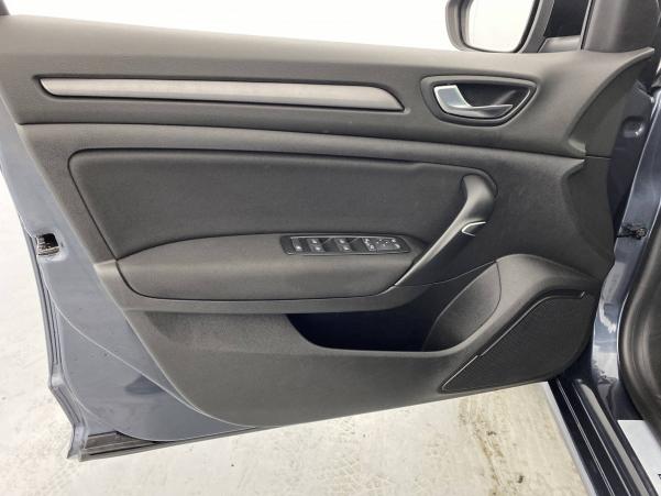 Vente en ligne Renault Megane 4 Mégane IV Berline Blue dCi 115 au prix de 19 680 €