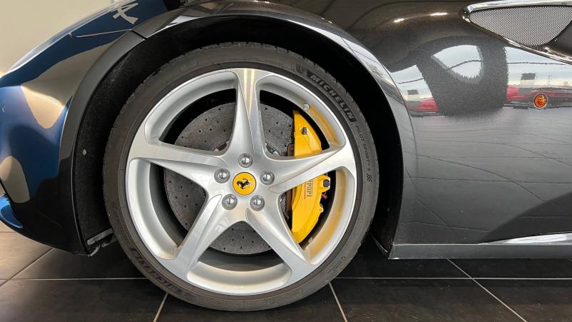 Vente en ligne Ferrari FF  V12 6.0 660ch au prix de 139 990 €