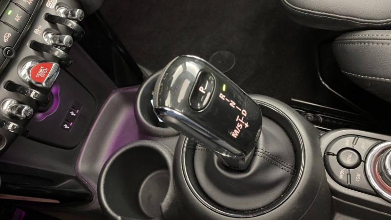 Vente en ligne Mini Mini Hatch 3 Portes Cooper 136 ch BVA7 au prix de 23 190 €