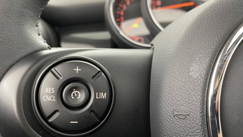 Vente en ligne Mini Mini Hatch 3 Portes Cooper 136 ch BVA7 au prix de 24 490 €
