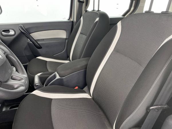 Vente en ligne Renault Kangoo  1.5 dCi 90 au prix de 13 990 €