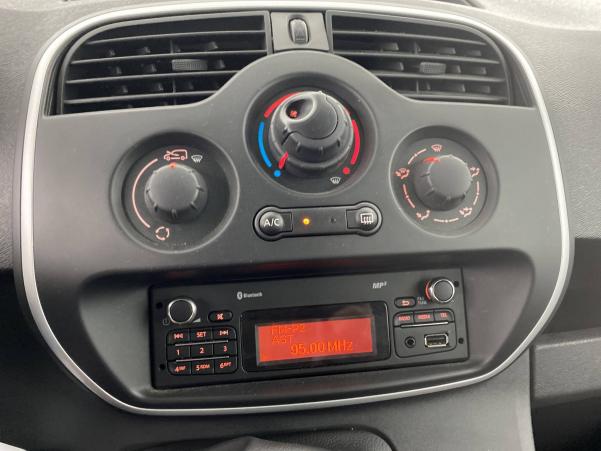 Vente en ligne Renault Kangoo  1.5 dCi 90 au prix de 13 990 €