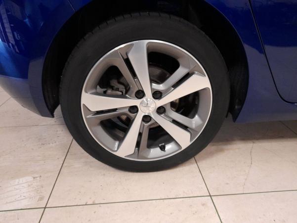Vente en ligne Peugeot 308  BlueHDi 130ch S&S EAT8 au prix de 20 490 €