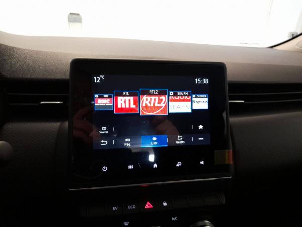 Vente en ligne Renault Clio 5 Clio E-Tech 140 - 21N au prix de 20 990 €