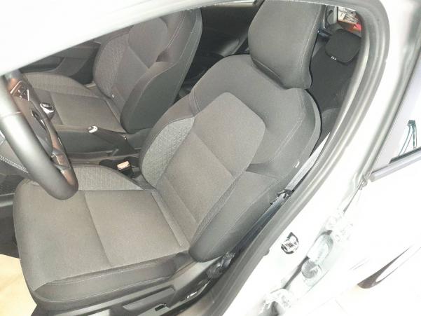 Vente en ligne Renault Clio 5 Clio Blue dCi 85 au prix de 14 490 €
