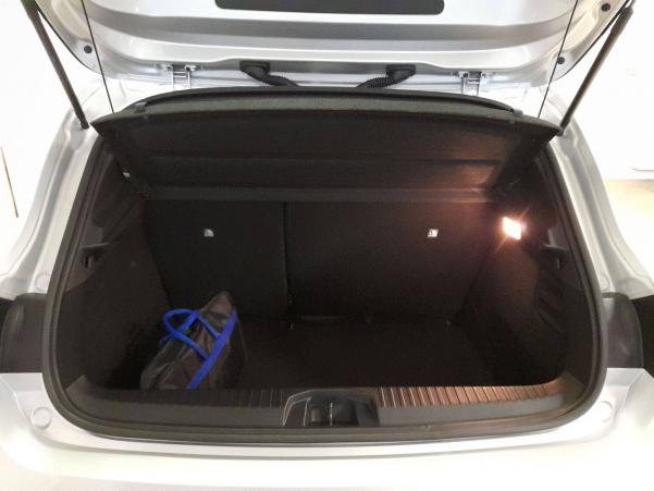 Vente en ligne Renault Clio 5 Clio TCe 140 - 21N au prix de 20 490 €