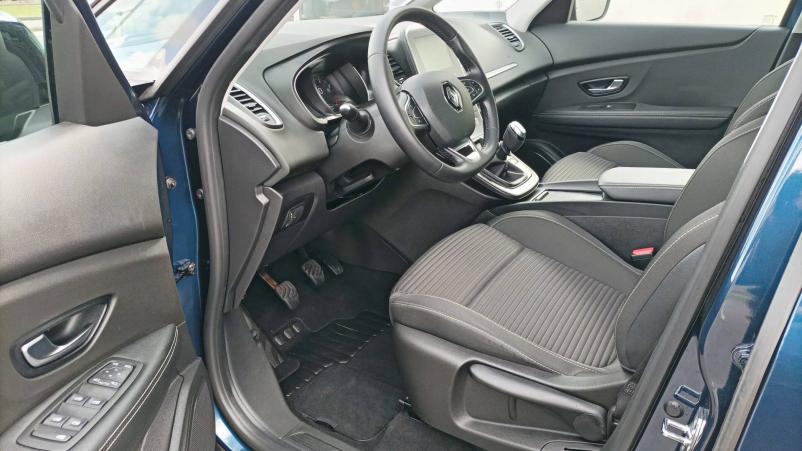 Vente en ligne Renault Grand Scenic 4 Grand Scenic TCe 140 au prix de 27 990 €