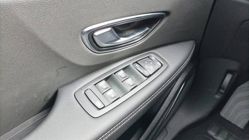 Vente en ligne Renault Scenic 4 Scenic TCe 140 au prix de 25 990 €