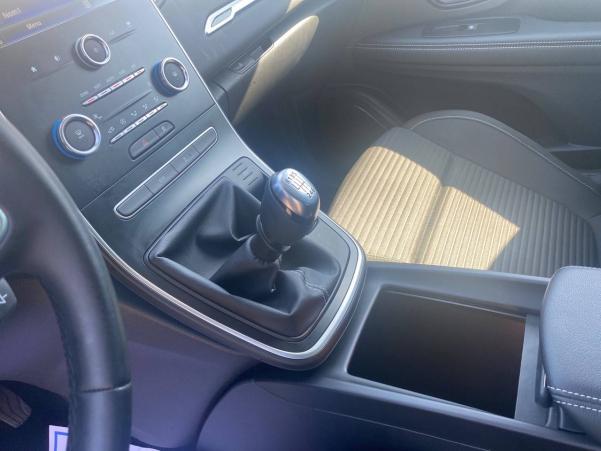 Vente en ligne Renault Scenic 4 Scenic TCe 140 au prix de 23 990 €
