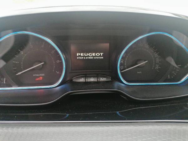 Vente en ligne Peugeot 2008  PureTech 110ch S&S EAT6 au prix de 15 990 €